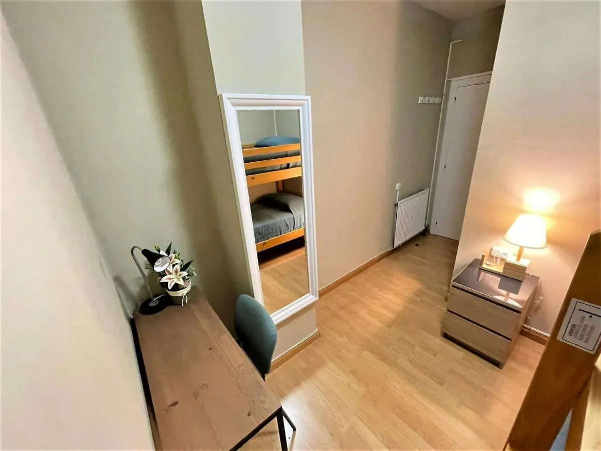 Paris Habitaciones Barcellona 0*,